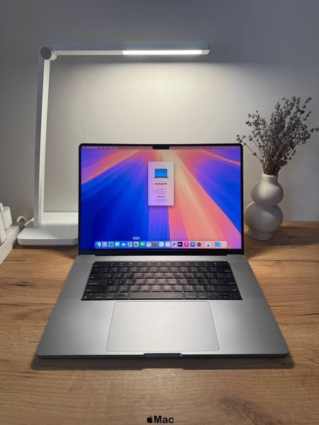 Apple MacBook Pro 16 2021 16-Core GPU M1 Pro 32Gb 512Gb Space Gray M1699 фото