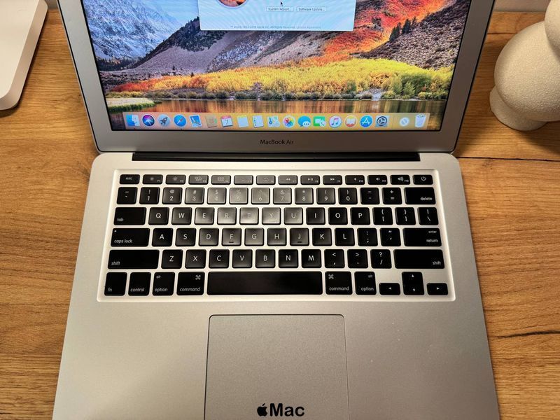Apple MacBook Air 13 2017 Intel i7 8Gb 256Gb Silver M1233 фото