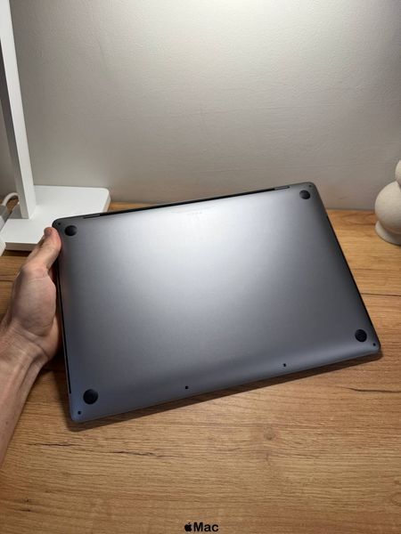 _Apple MacBook Pro 16 2019 Intel i7 16Gb 512Gb Radeon 5300M 4Gb Space Gray M2008 фото