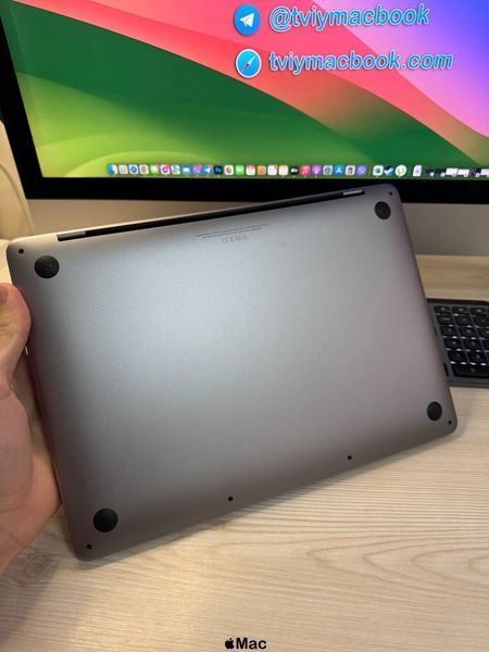 Apple MacBook Pro 2020 M1 16/512Gb Space Gray M1009 фото