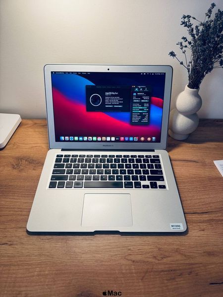 Apple MacBook Air 13 2015 Intel i7-5650U 8/256Gb Silver M1090 фото