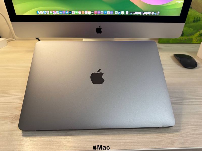 Apple MacBook Pro 2020 M1 16/512Gb Space Gray M1009 фото