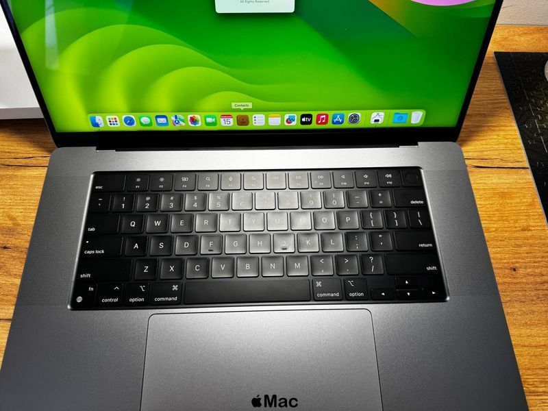 Apple MacBook Pro 16 2023 19-Core GPU M2 Pro 32Gb 1000Gb Space Gray M1509 фото