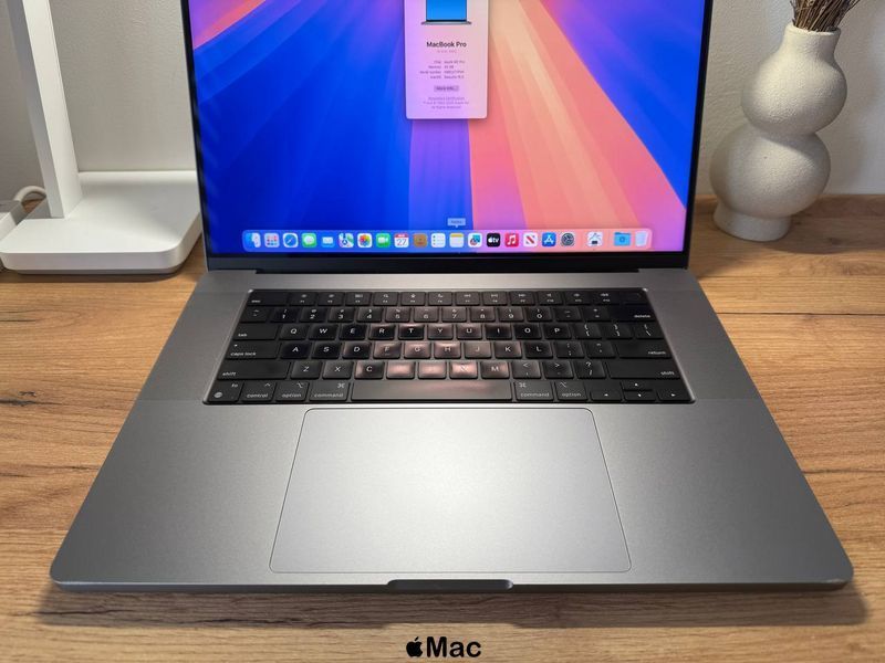 Apple MacBook Pro 16 2023 12/19-Core GPU M2 Pro 32Gb 1000Gb Space Gray M1718 фото