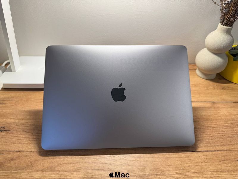 Apple MacBook Air 2020 M1 16Gb 256Gb Space Gray M1955 фото