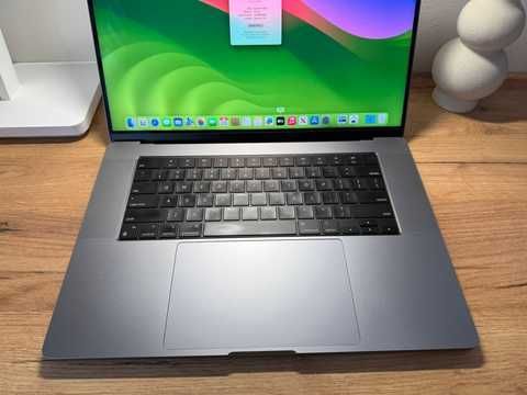 Купити Apple MacBook Pro 16 2021 24-Core M1 Max 32Gb RAM 512Gb SSD