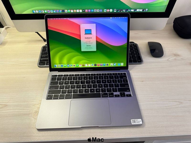 Apple MacBook Air 2020 M1 16/256Gb Space Gray M950 фото