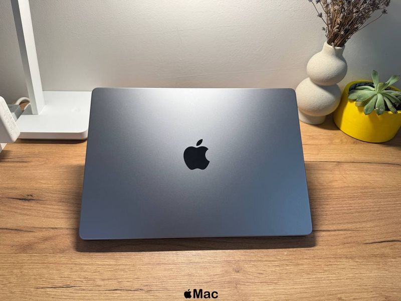 Apple MacBook Pro 14 2021 M1 Pro 16Gb 512Gb Space Gray M2044 фото