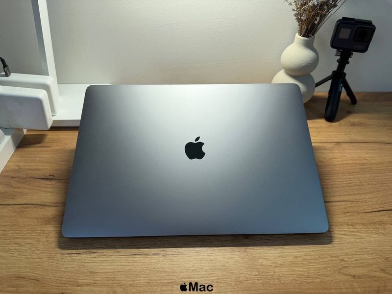Apple MacBook Pro 16 2019 intel i9-9980HK 32Gb 1TB SSD Radeon 5500M 8Gb Space Gray M2557 фото