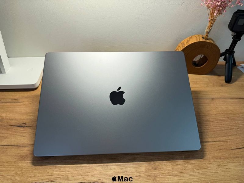 Apple MacBook Pro 16 2021 M1 Pro 32Gb RAM 512GB SSD Space Gray M2803 фото
