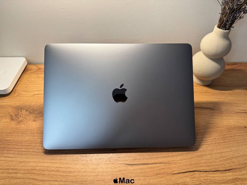 Apple MacBook Pro 2020 M1 16Gb 512Gb Space Gray M1190 фото