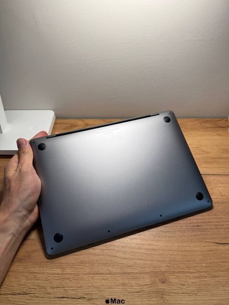 Apple MacBook Pro 2020 M1 16Gb 256Gb Space Gray M1790 фото