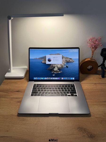 Apple MacBook Pro 16 2019 intel i7 16Gb 512Gb SSD Radeon 5300M 4Gb Space Gray M2225 фото