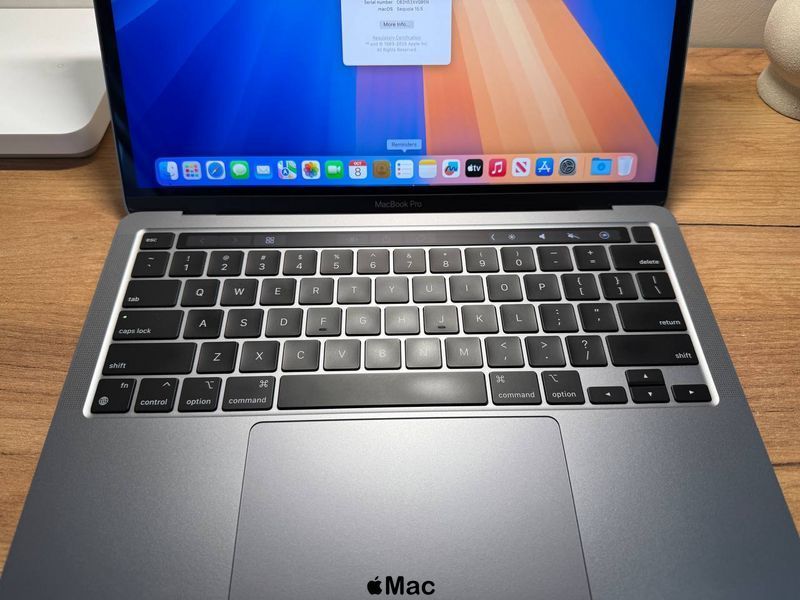 Apple MacBook Pro 2020 M1 16Gb 256Gb Space Gray M1790 фото