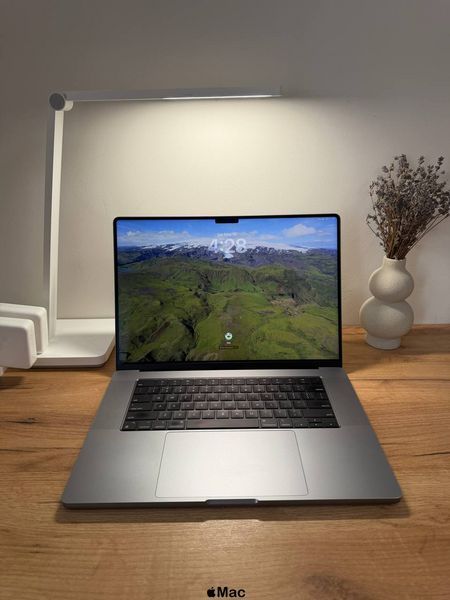 Купити Apple MacBook Pro 16 2021 16-Core GPU M1 Pro 32Gb 1TB Space Gray ...