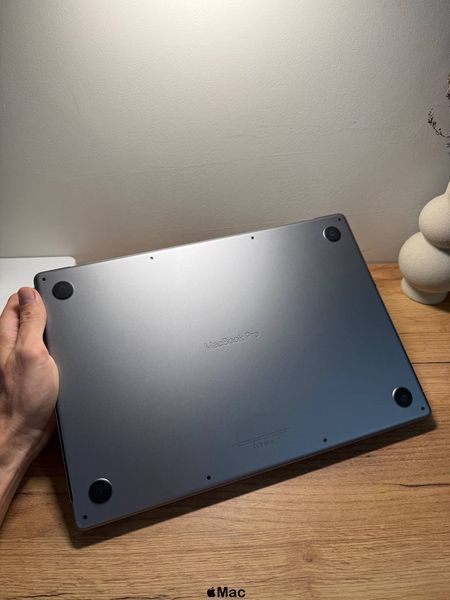 Apple MacBook Pro 16 2021 16-Core GPU M1 Pro 32Gb 512Gb Space Gray M1871 фото
