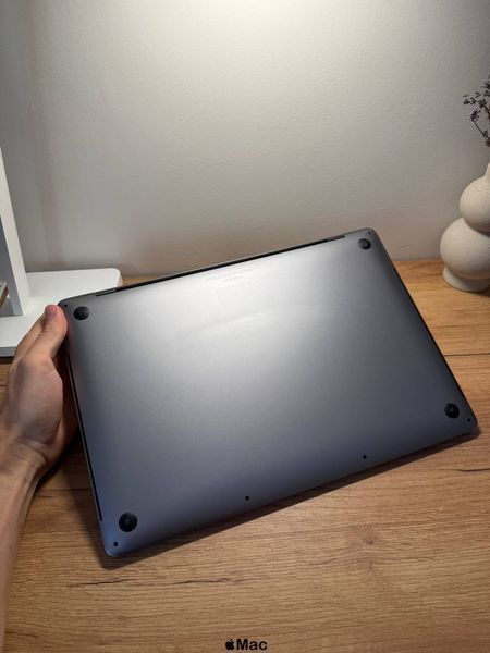 Apple MacBook Pro 16 2019 8-Core i9-9880H 32Gb 512Gb Radeon 5300M 4Gb Space Gray M1827 фото
