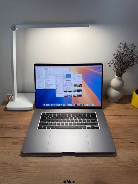 Apple MacBook Pro 16 2019 8-Core i9-9880H 32Gb 512Gb Radeon 5300M 4Gb Space Gray M1827 фото