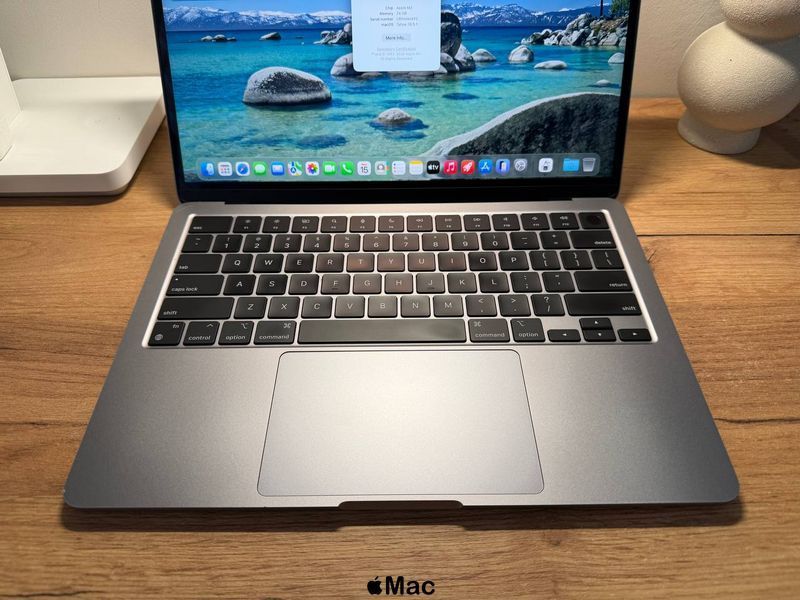 Apple MacBook Air 13 M2 2022 24Gb 256Gb Space Gray M2621 фото