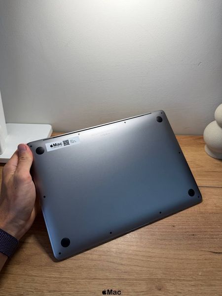 Apple MacBook Air 2020 M1 16Gb 256Gb Space Gray M2531 фото
