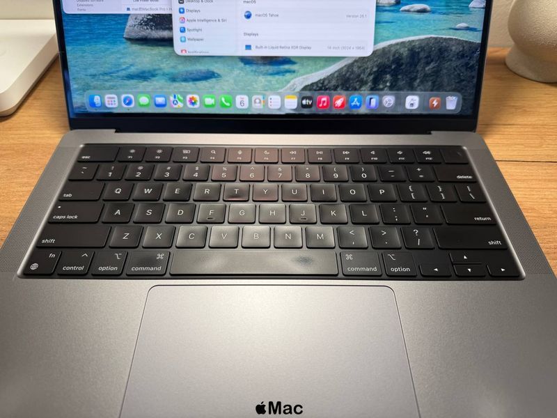 Apple MacBook Pro 14 2021 M1 Pro 16Gb 512Gb Space Gray M2082 фото