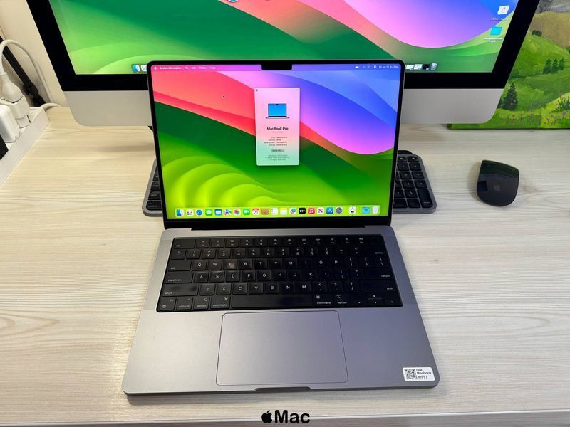 Apple MacBook Pro 14 2021 M1 Pro 16/1TB Space Gray M993 фото