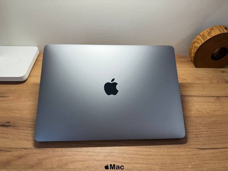 Apple MacBook Air 2020 M1 16Gb 256Gb Space Gray M2823 фото