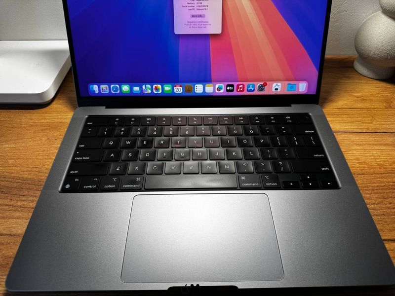 Apple MacBook Pro 14 2021 M1 Pro 32Gb 512Gb Space Gray M1523 фото