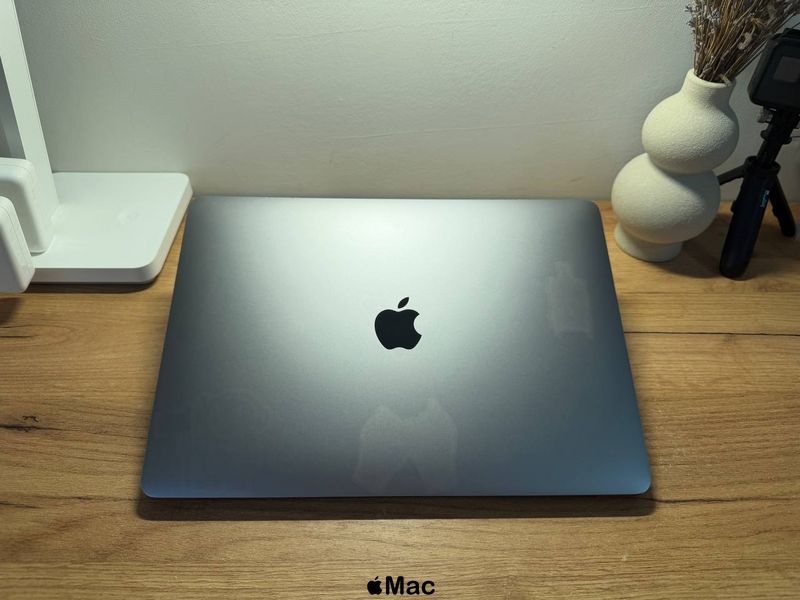 Apple MacBook Pro 2020 M1 8Gb 512Gb Space Gray M2582 фото