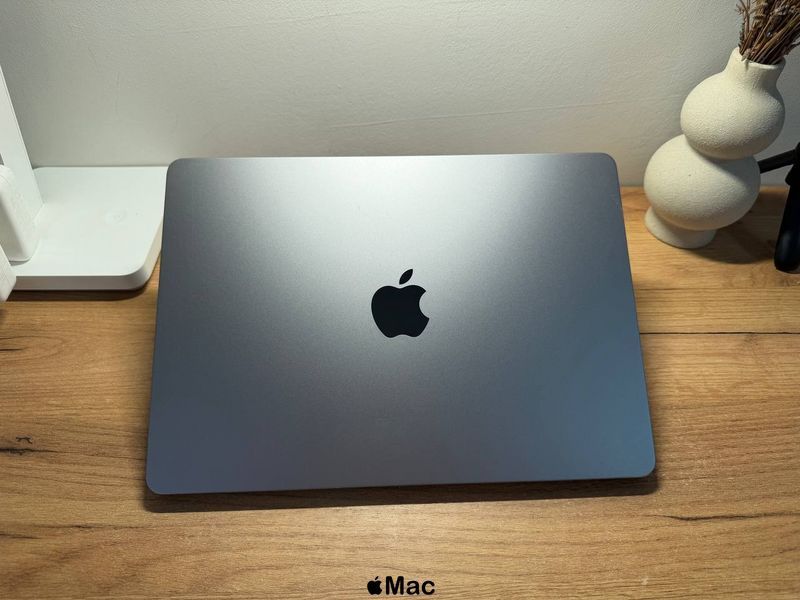 Apple MacBook Air 2024 15' M3 16GB RAM 512GB SSD Space Gray M2636 фото