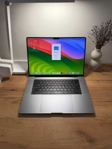 Купити Apple MacBook Pro 16 2021 M1 Max 64Gb RAM 1Tb SSD Space