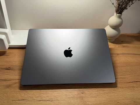 Купити Apple MacBook Pro 16 2021 M1 Max 64Gb RAM 1Tb SSD Space