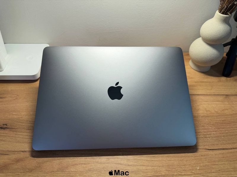 Apple MacBook Air 2020 M1 16Gb 256Gb Space Gray M2592 фото