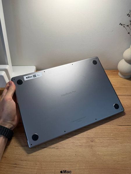 Apple MacBook Pro 16 2021 M1 Pro 16Gb 1Tb SSD Space Gray M2512 фото