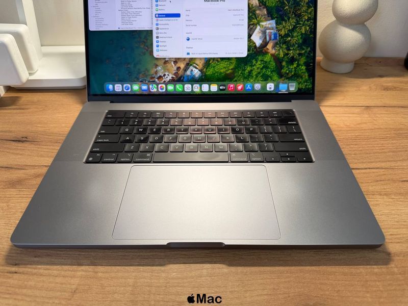 Apple MacBook Pro 16 2021 M1 Pro 16Gb 1Tb SSD Space Gray M2512 фото