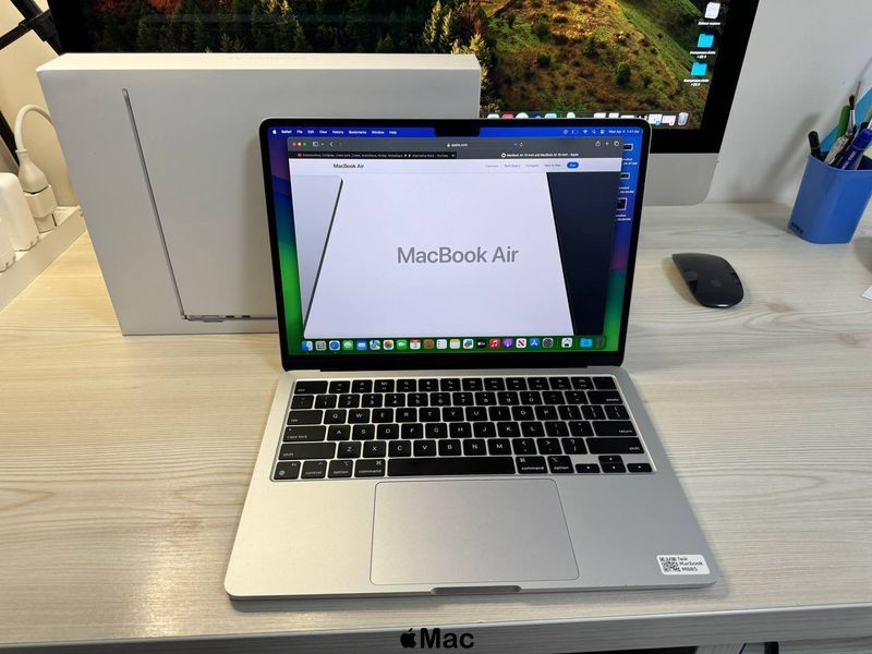 Apple MacBook Air 13 2022 M2 8Gb 256Gb Silver  M885 фото