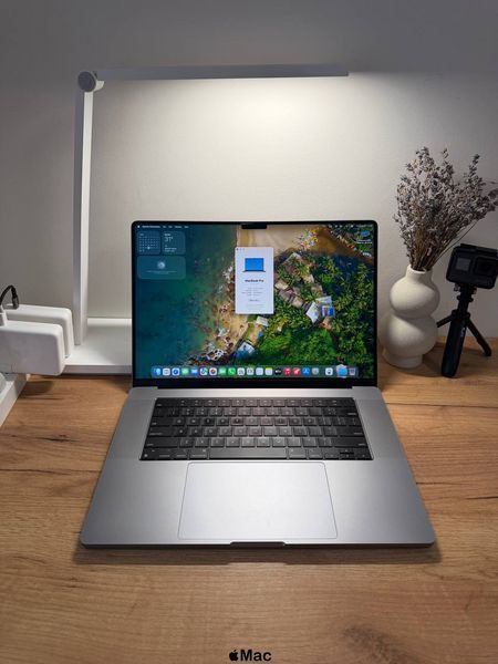 Apple MacBook Pro 16 2021 M1 Max 24 GPU 64Gb RAM 1Tb SSD Space Gray M2596 фото