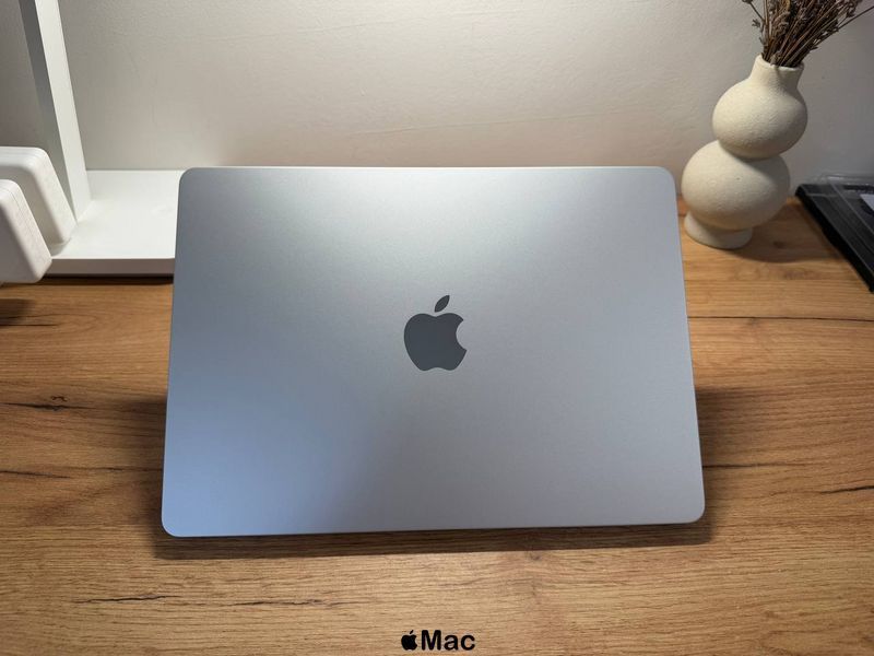 Apple MacBook Air 2024 A3113 13" M3 24GB RAM 512GB SSD Silver M2474 фото
