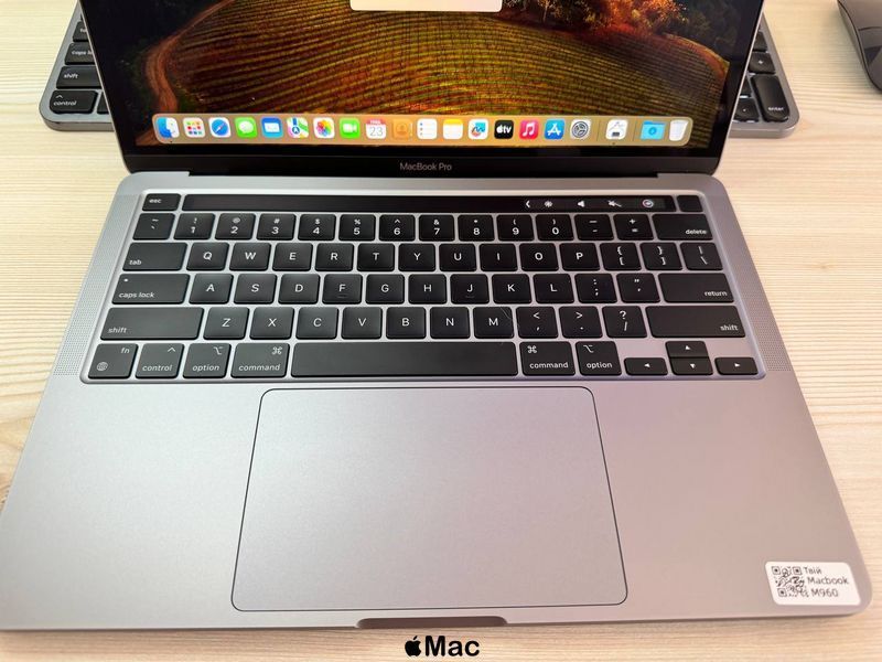 Apple MacBook Pro 2020 M1 16/512Gb Space Gray M960 фото
