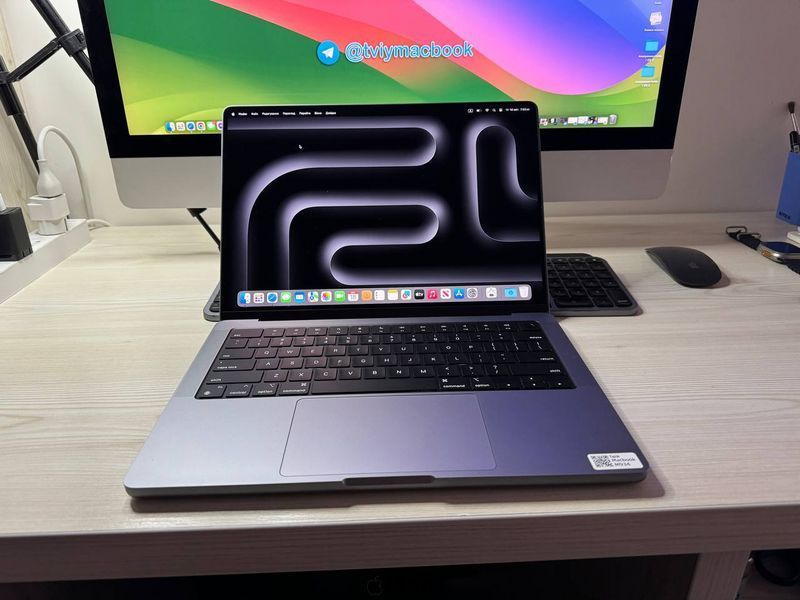 Apple MacBook Pro 14 2021 M1 Pro 16/512Gb Space Gray M934 фото