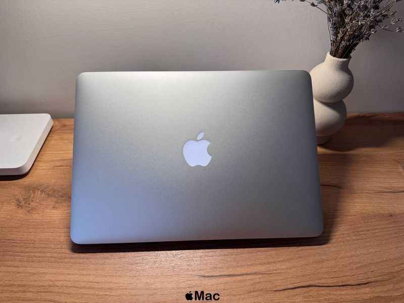 Apple MacBook Air 13 2015 Intel i7-5650U 8/256Gb Silver M1089 фото
