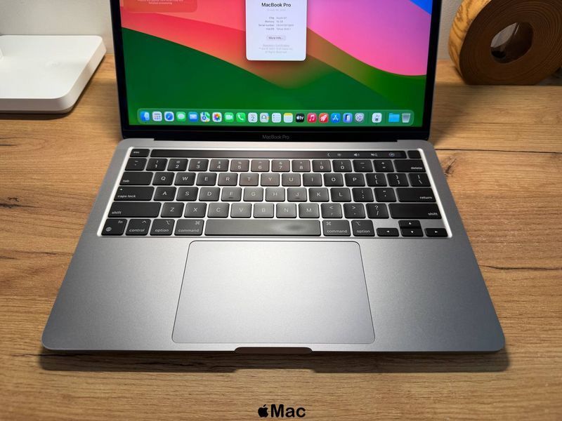 Apple MacBook Pro 2020 M1 16Gb 512Gb Space Gray M2745 фото