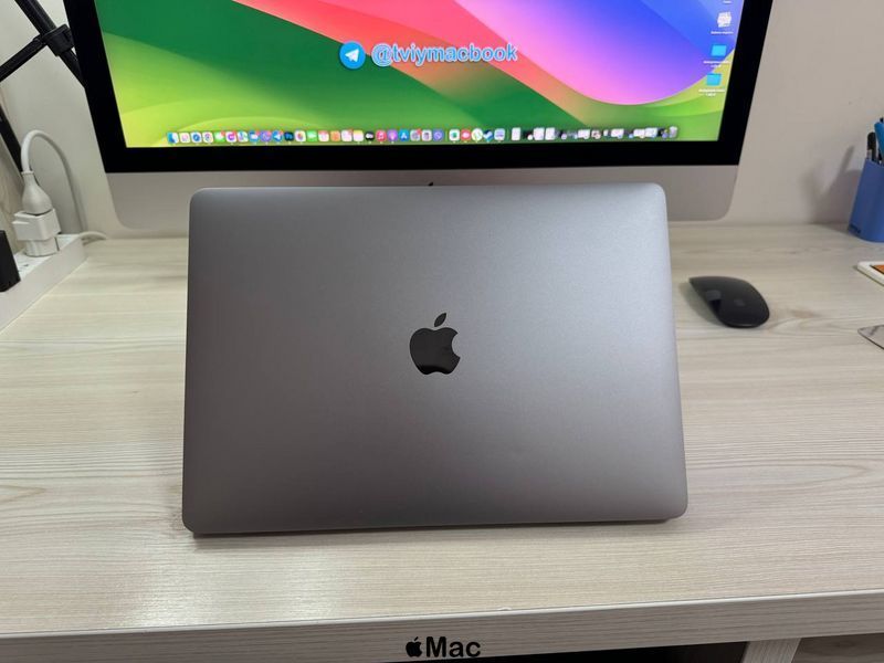 Apple MacBook Pro 2020 M1 16/512Gb Space Gray M936 фото