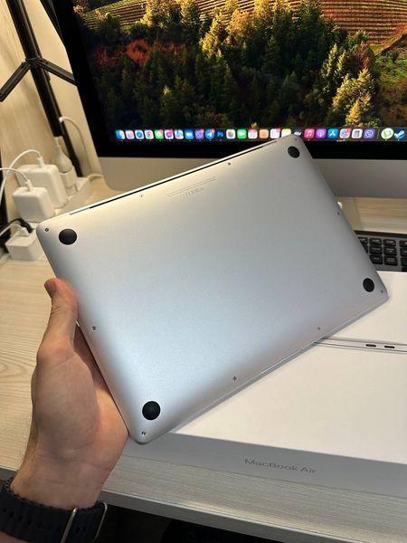Apple MacBook Air 2020 M1 8/256Gb Silver M866 фото