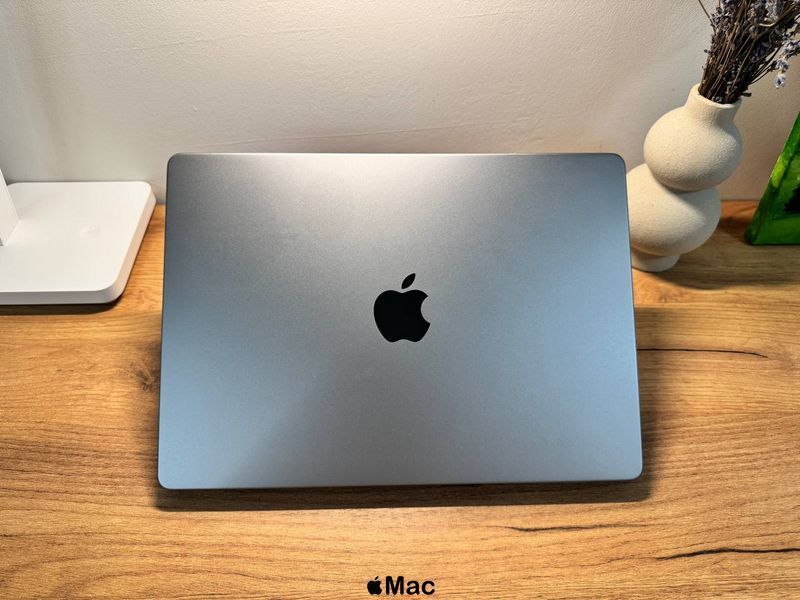 Apple MacBook Pro 14 2021 M1 Pro 16Gb 1Tb Space Gray M1225 фото