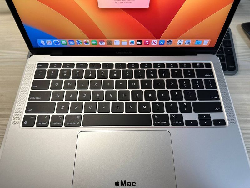 Apple MacBook Air 2020 M1 8/256Gb Silver M866 фото