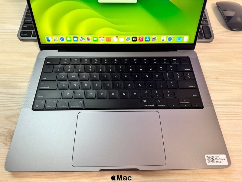 Apple MacBook Pro 14 2021 M1 Pro 16/512Gb Space Gray M972 фото