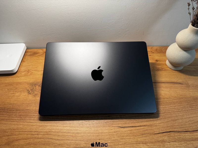 Apple MacBook Pro 14 2023 M3 Pro 18Gb / 512Gb Space Black (MRX33) M1189 фото