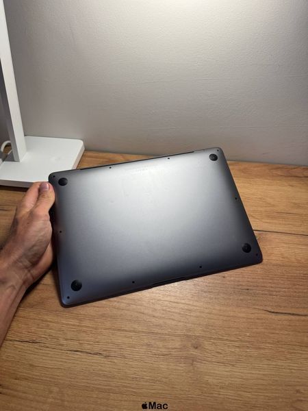 Apple MacBook Air 2020 M1 16Gb 256Gb Space Gray M1692 фото