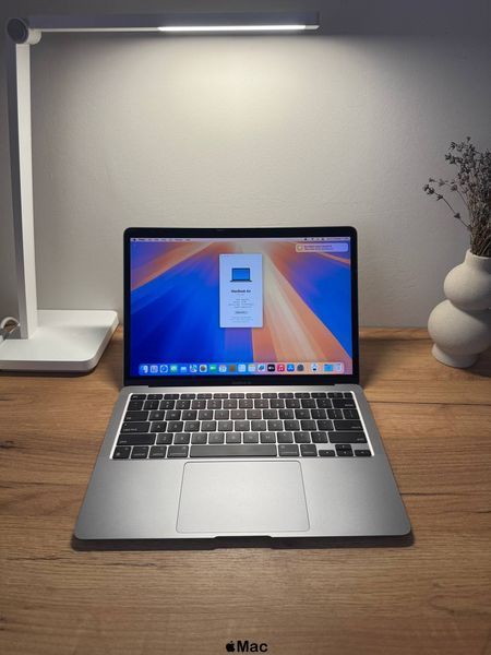 Apple MacBook Air 2020 M1 16Gb 256Gb Space Gray M1692 фото